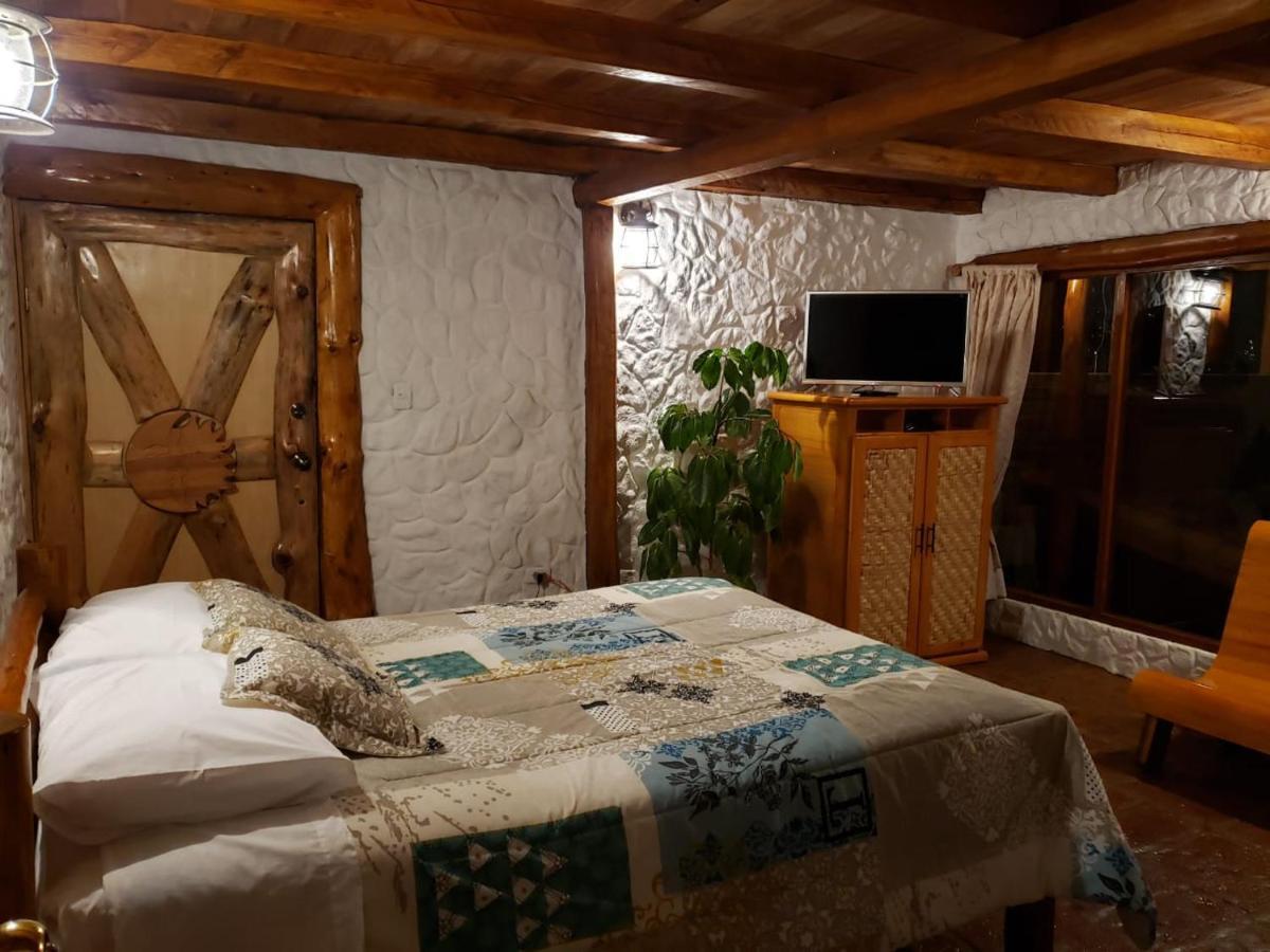 Atallaro Hospedaje Отавало Экстерьер фото