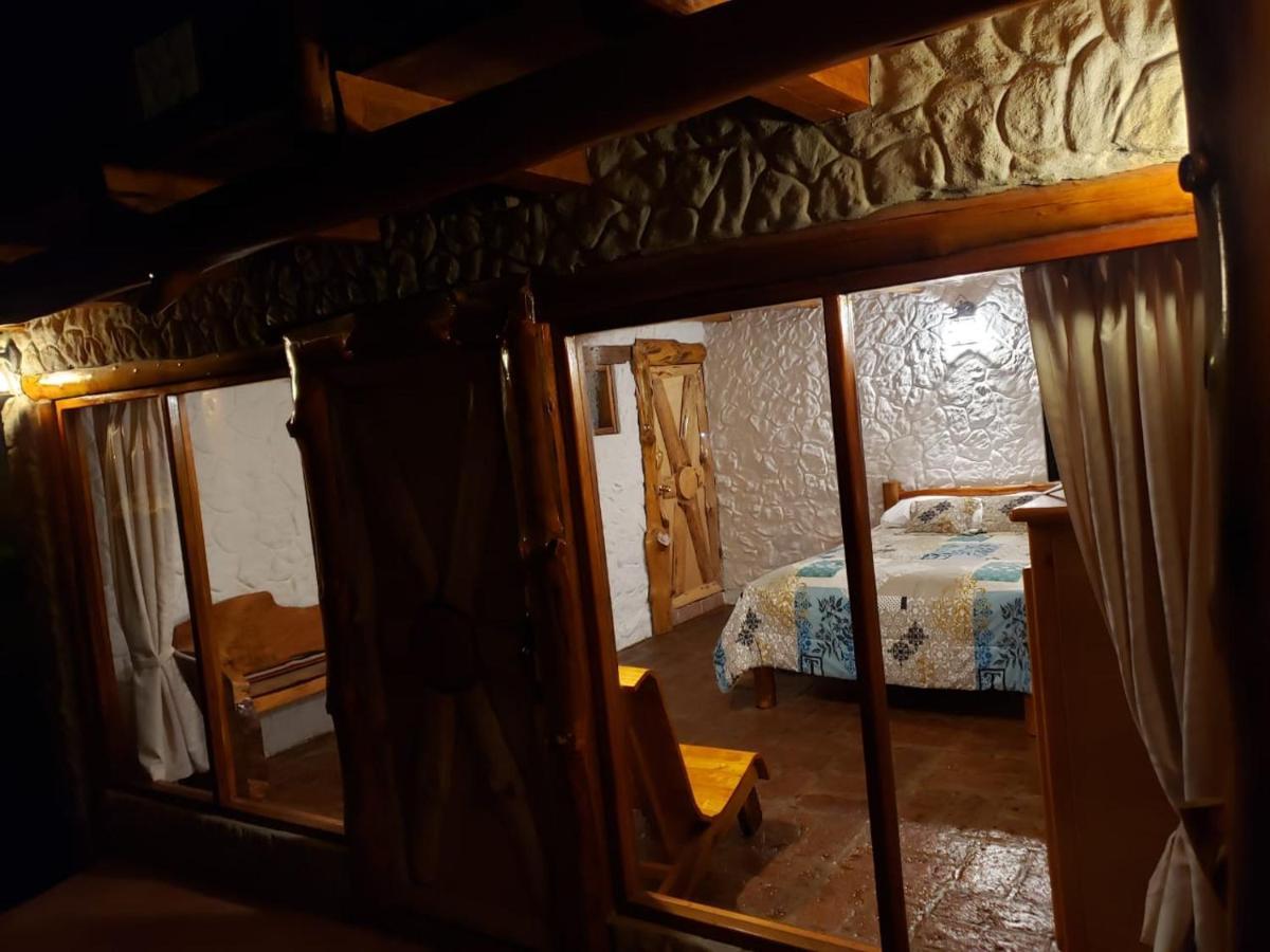 Atallaro Hospedaje Отавало Экстерьер фото